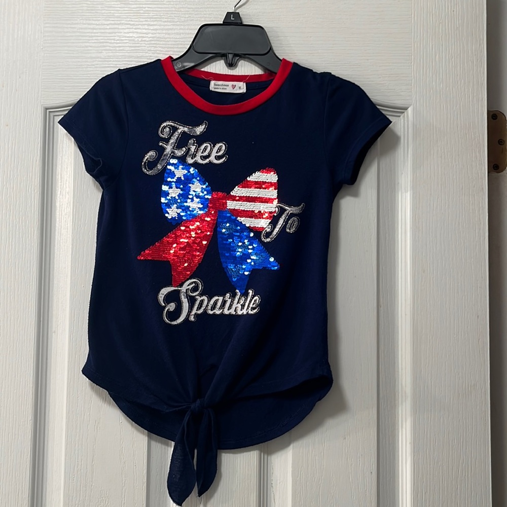 Beautees tee with patriotic bow on front